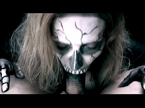 ❤️ Demoon meisie suig haan met haar swart mond en sluk cum. Fok video by ons af.techkoala.top ❌❤